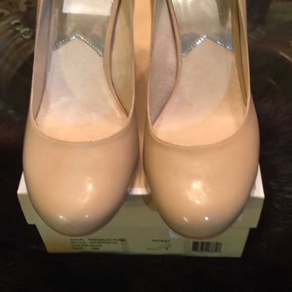 Michael Kors Beige Patent Leather Pumps - Picture 7 of 8